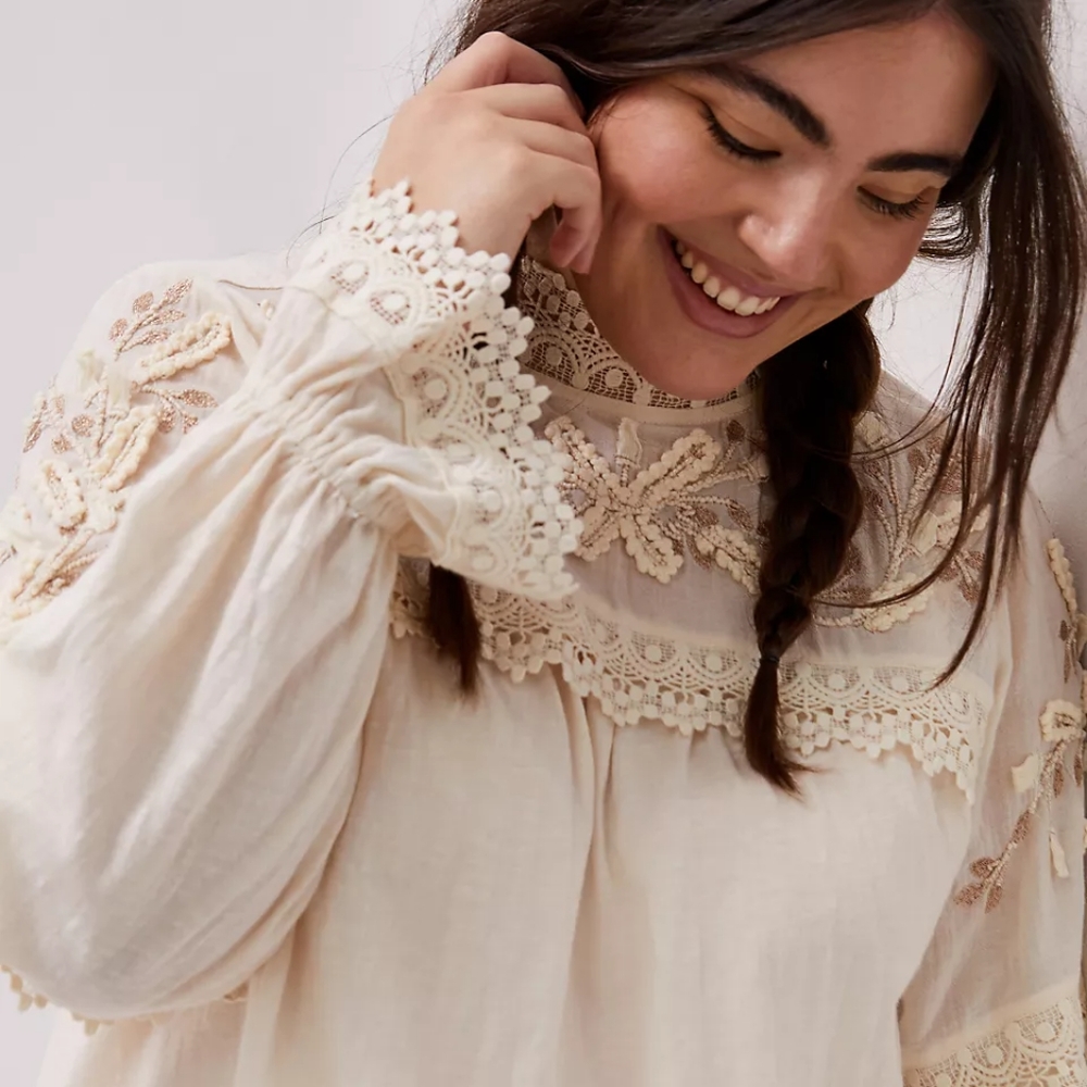 Lace top with gold embroidery details XL